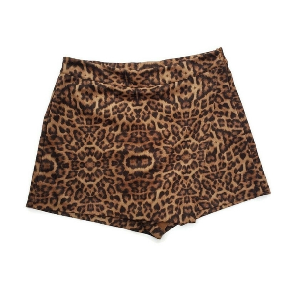 ENTRO Leopard Short/Skort EUC Size M - Picture 5 of 8